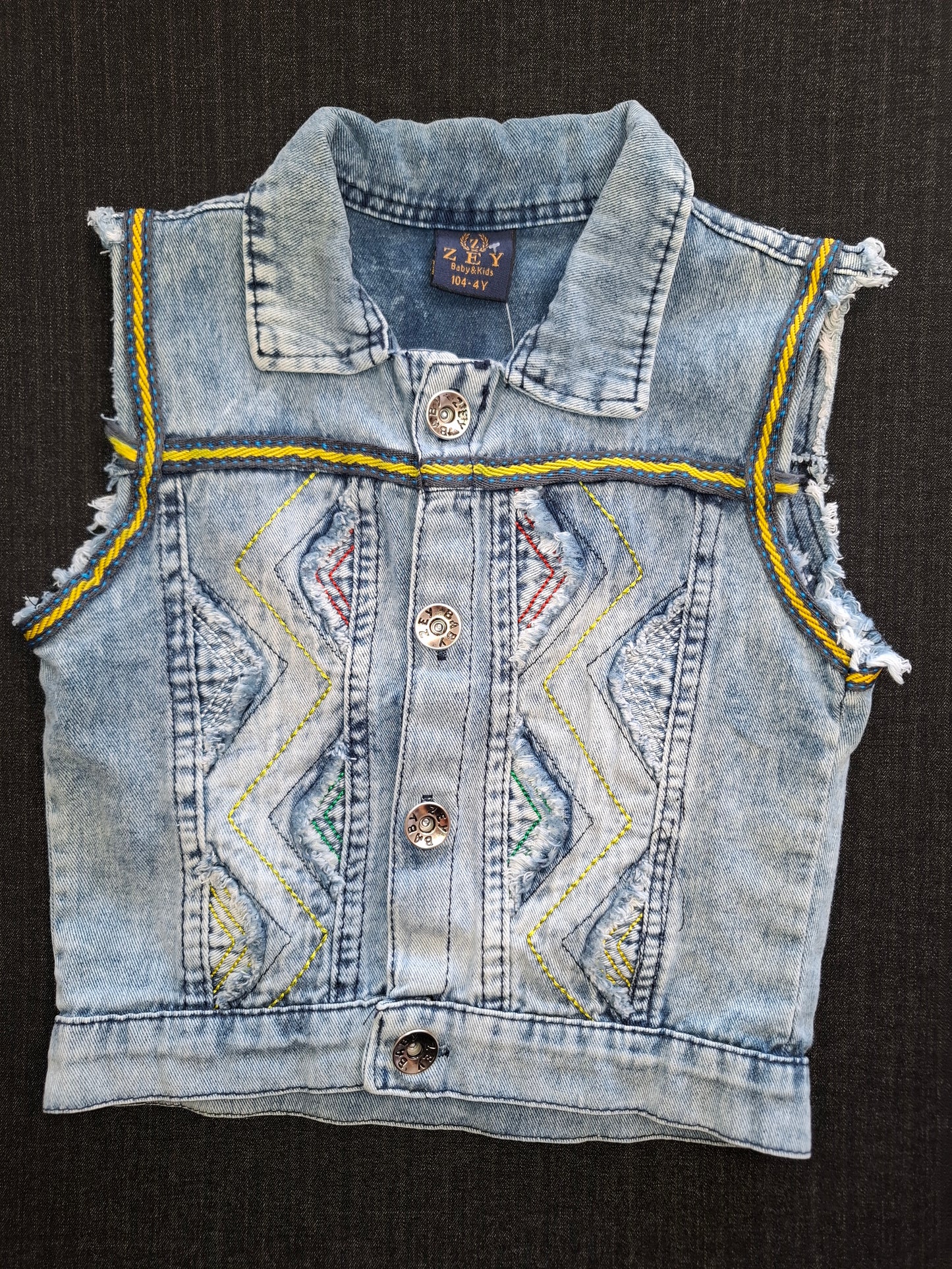 Veste en jeans taille 4ans 104cm zey
