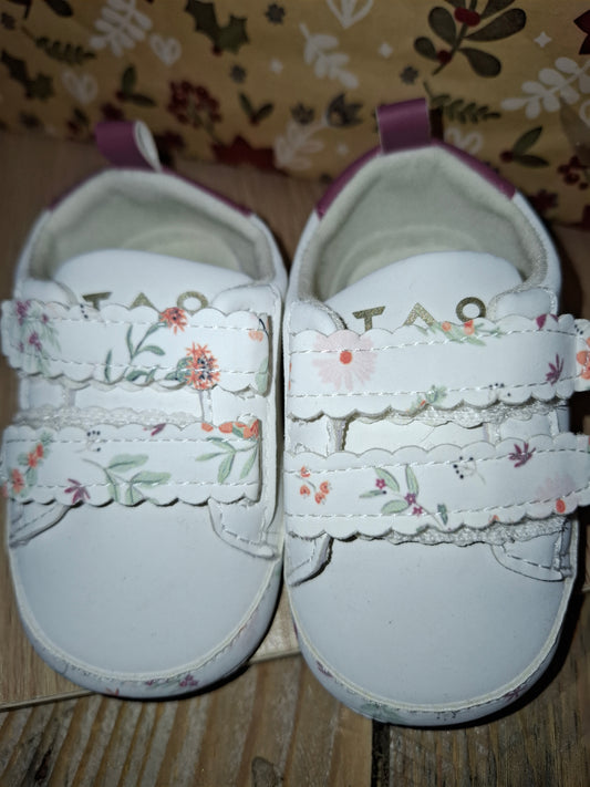 Basket taille 9/12mois TAO
