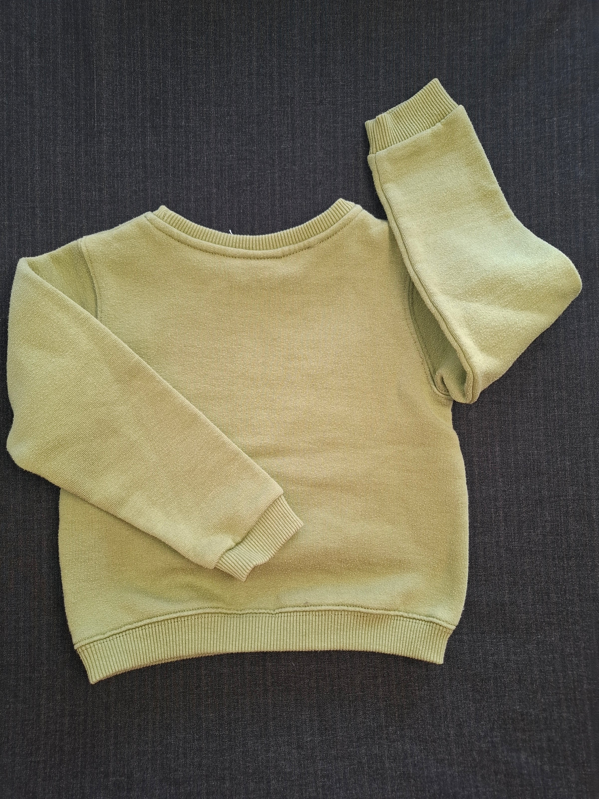 Sweat taille 4ans 104cm  raw